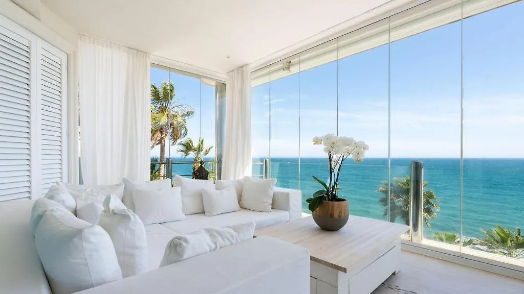 Waterfront Beach Paradise Apartment Benalmádena