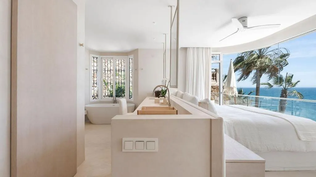 Waterfront Beach Paradise Apartment Benalmádena