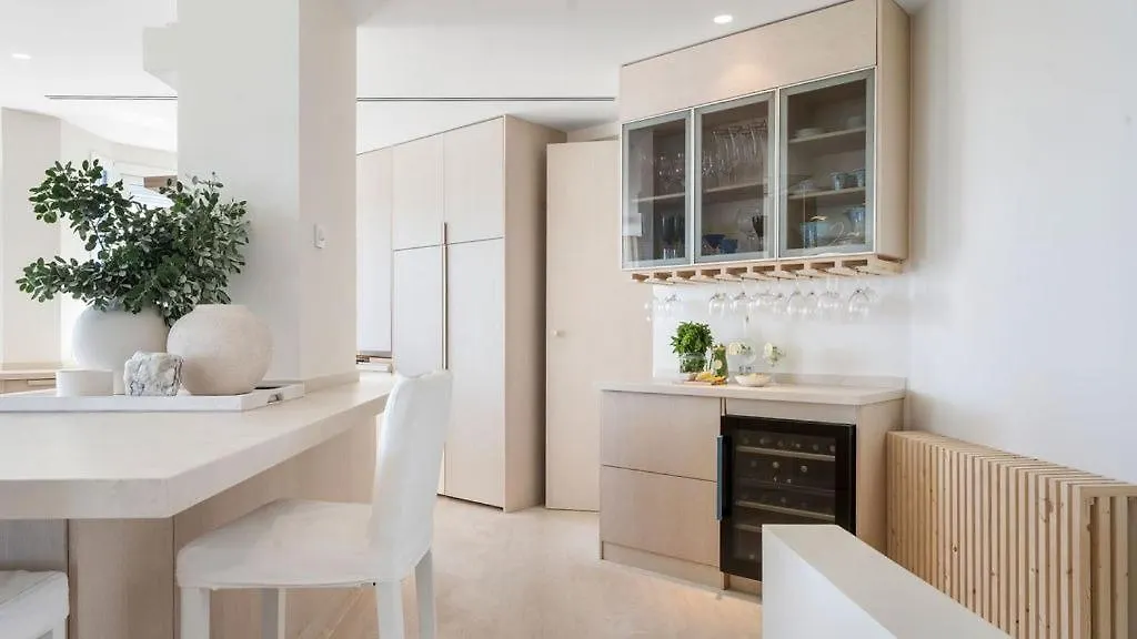Waterfront Beach Paradise Apartment Benalmádena