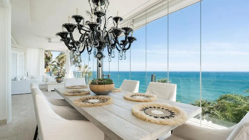 Waterfront Beach Paradise Apartment Benalmádena