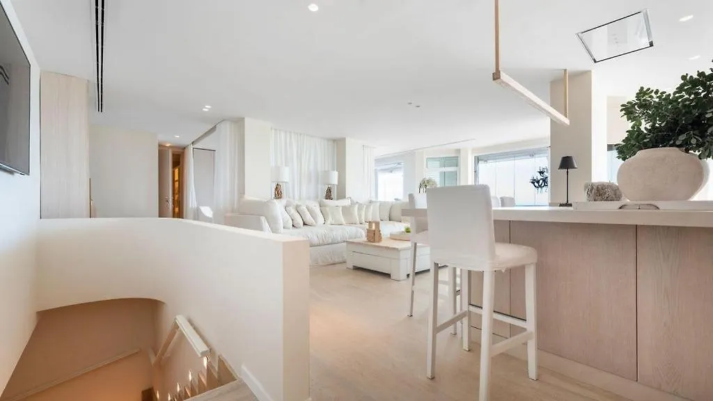 Waterfront Beach Paradise Apartment Benalmádena