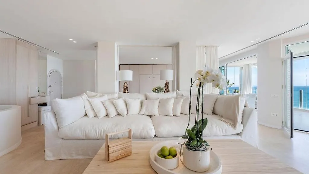 Waterfront Beach Paradise Apartment Benalmádena